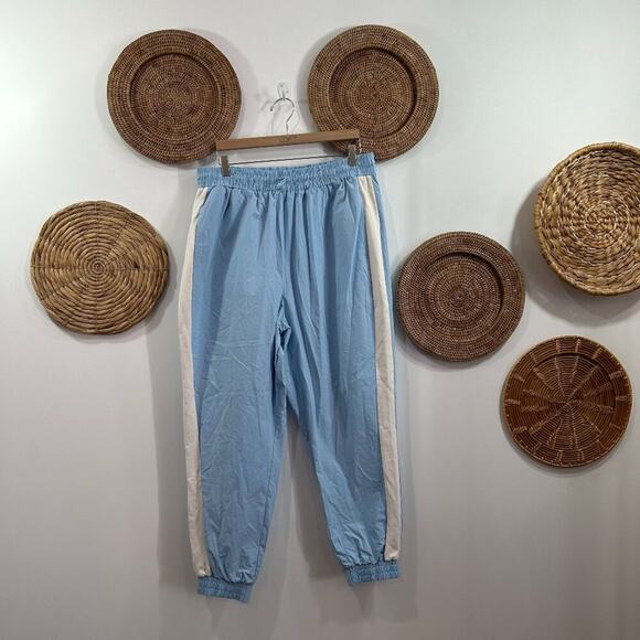 NEW Fabletics Baby Blue White Striped Norah Track Pant Activewear Plus Size 1X - Picture 1 of 6